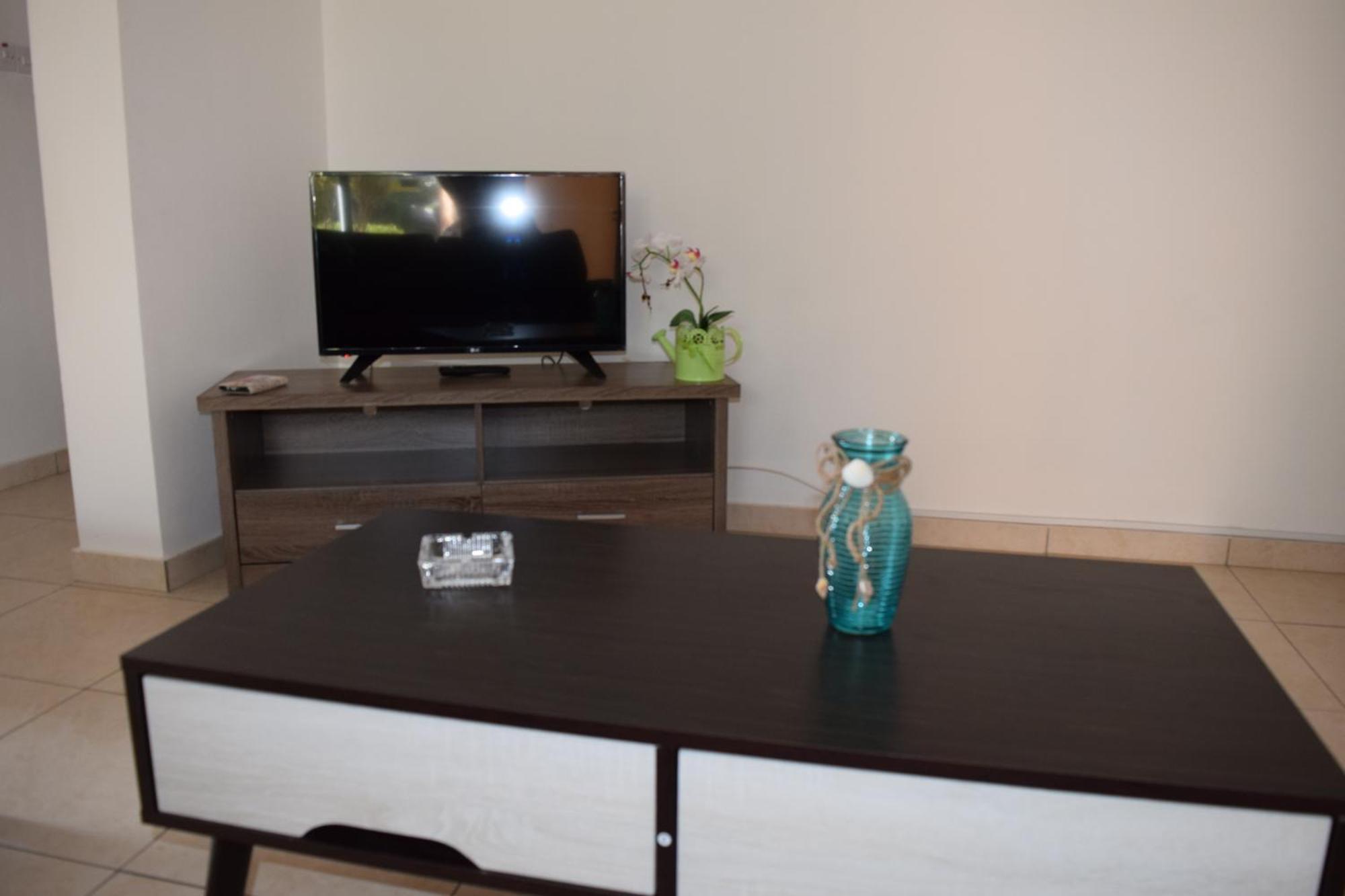 Diana Apartment Paphos Exteriör bild