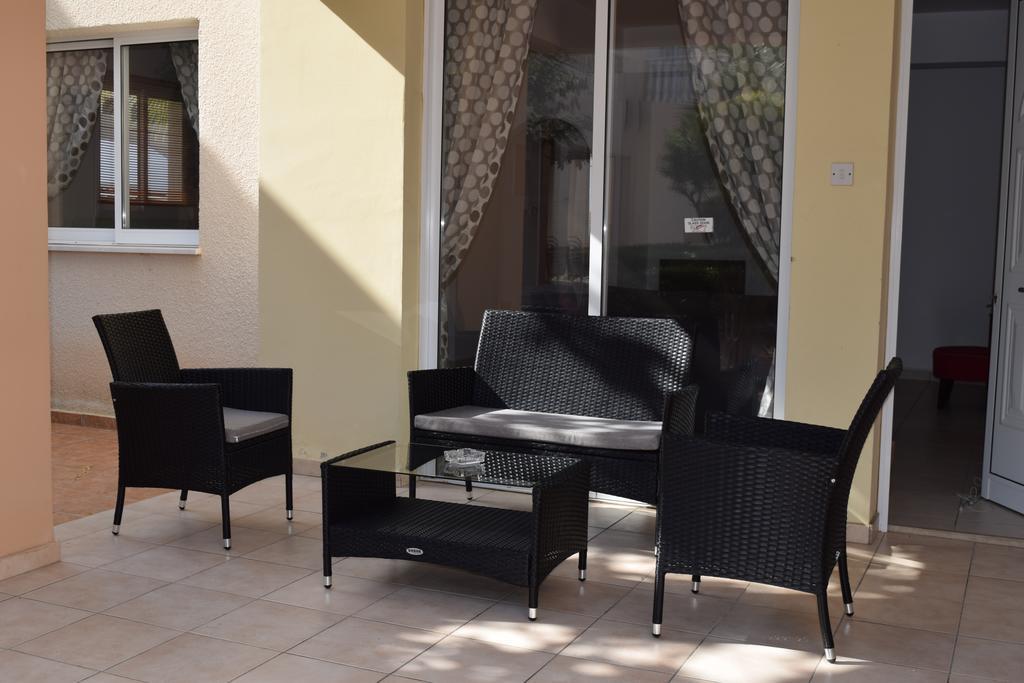 Diana Apartment Paphos Exteriör bild