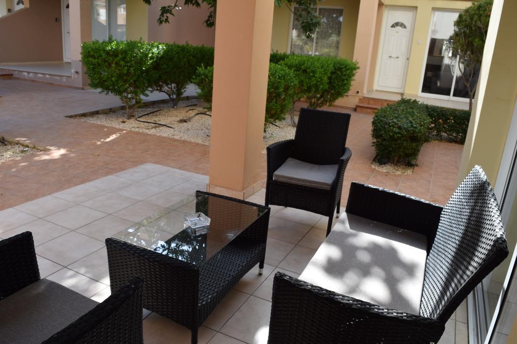 Diana Apartment Paphos Exteriör bild