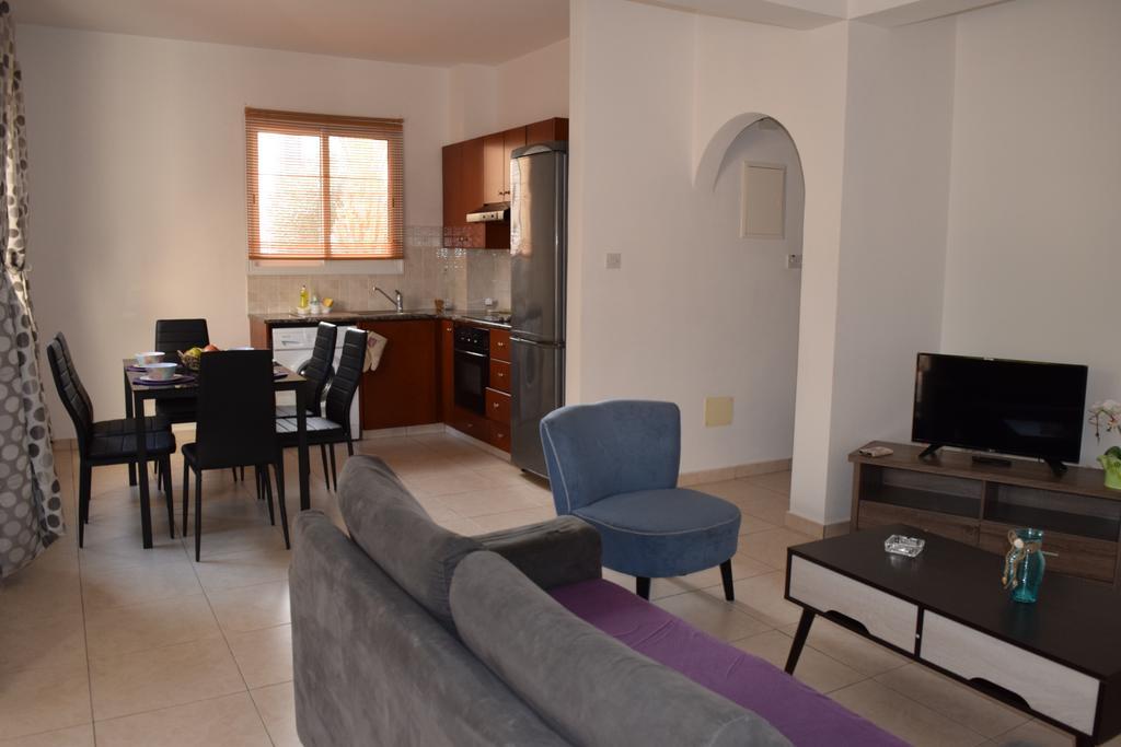 Diana Apartment Paphos Exteriör bild