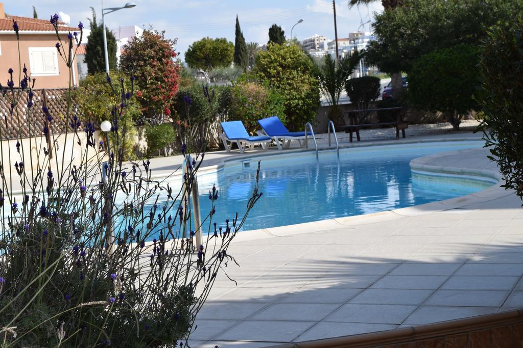 Diana Apartment Paphos Exteriör bild